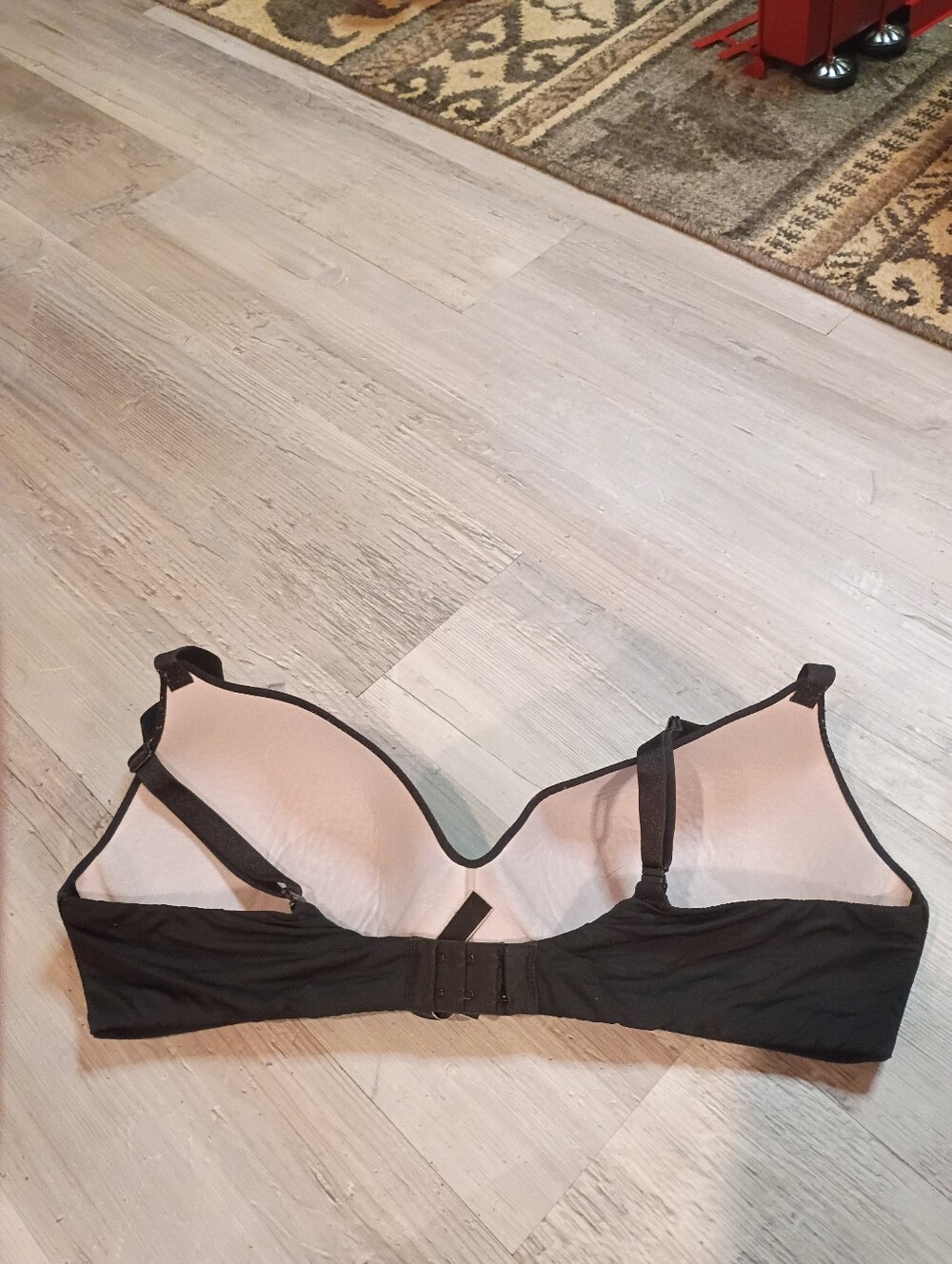 Victoria Secret - Picture 3 of 4